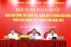 Các đồng chí chủ tọa hội nghị. (Ảnh: Phương Hoa/TTXVN)