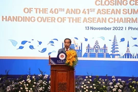 Tổng thống Indonesia Joko Widodo phát biểu tại lễ chuyển giao vai trò Chủ tịch ASEAN. (Ảnh: Nguyễn Hùng/TTXVN)