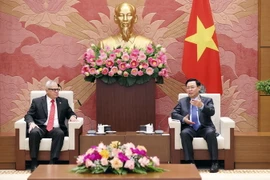 Chủ tịch Quốc hội Vương Đình Huệ tiếp ông Homero Acosta Álvarez, Ủy viên Trung ương Đảng, Tổng Thư ký Quốc hội và Hội đồng Nhà nước Cuba. (Ảnh: Doãn Tấn/TTXVN)