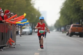 Hình ảnh Giải chạy từ thiện Santa Run tại Hà Nội