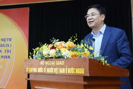 Thứ trưởng Bộ Ngoại giao Phạm Quang Hiệu, Chủ nhiệm Ủy ban Nhà nước về người Việt Nam ở nước ngoài, chủ trì Hội nghị. 