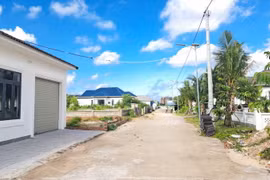 Những căn biệt thự được xây dựng trong khoảng 2 năm trở lại đây có thiết kế gần giống nhau. (Nguồn: vov.vn)