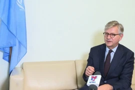 Phó Tổng Thư ký LHQ Jean-Pierre Lacroix trả lời phỏng vấn của TTXVN. (Ảnh: TTXVN phát)