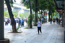 Vỉa hè sau khi được lát lại ở Hà Nội. (Ảnh: Tuấn Anh/TTXVN)