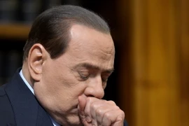 Tòa án Milan bắt đầu "điều tra xã hội" ông Berlusconi 