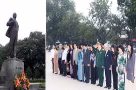 Đoàn đại biểu Hà Nội đặt vòng hoa. (Ảnh: Trọng Đức/TTXVN)