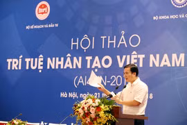 Thứ trưởng Bùi Thế Duy mong muốn các nhà khoa học, chuyên gia cùng tạo thành mạng lưới để phát triển AI Việt Nam. (Ảnh: T.A/Vietnam+) 