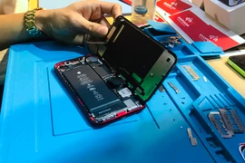 iPhone XR được trang bị một viên Pin dung lượng 2.942 mAh. 
