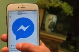Người dùng cần cảnh giác và không nên lan truyền tin thất thiệt trên Facebook để tránh hệ lụy cho mình và người khác. (Ảnh minh họa: Vietnam+)
