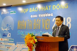 Ông Huỳnh Quang Liêm, Phó Tổng Giám đốc VNPT cho hay, chuyển đổi số là điều không thể chậm trễ và đây chính là lý do Ban tổ chức lựa chọn chủ đề Nhân tài Đất Việt 2017 là "Sức manh công nghệ số." (Ảnh: T.H/Vietnam+)