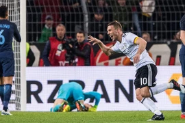 Phút 69, Podolski đã ghi bàn thắng duy nhất của trận đấu đem về chiến thắng cho tuyển Đức. (Ảnh: Nguồn Dfb.de)