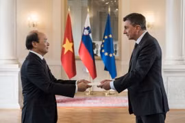 Quang cảnh buổi lễ. (Ảnh: Lê Dũng/Vietnam+)