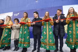 Lễ cắt băng khánh thành trang trại bò sữa TH tại Nga. (Nguồn: Vietnam+)