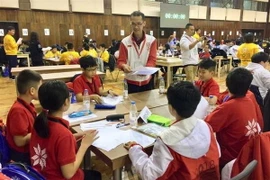 Các học sinh Hà Nội tham dự Kỳ thi vô địch các đội tuyển toán thế giới năm 2018 tại Bulgaria. (Ảnh: TTXVN phát)