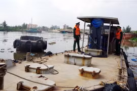 Tàu ND 3074 do Trần Văn Mạnh làm thuyền trưởng. (Ảnh: Văn Đạt/TTXVN)
