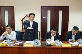 Phó Thủ tướng Vũ Đức Đam phát biểu tại buổi làm việc với Đảng đoàn Tổng Liên đoàn Lao động Việt Nam. (Ảnh: Dương Giang/TTXVN)