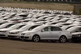 Ôtô của Tập đoàn Volkswagen và Audi tại một bãi đỗ xe ở Michigan, Mỹ. (Nguồn: AFP/TTXVN)
