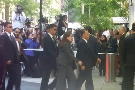 Phó Chủ tịch Ban chấp hành Trung ương đảng Lao động Triều Tiên Kim Yong Chol (phải) tới khách sạn ở New York, Mỹ, ngày 30/5 để dự cuộc gặp với Ngoại trưởng Mỹ Mike Pompeo. (Nguồn: Yonhap/TTXVN)