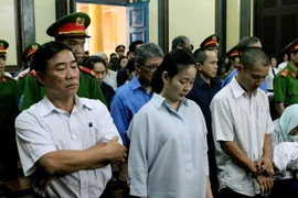 Các bị cáo tại phiên tòa ngày 8/5. (Ảnh: Thành Chung/TTXVN)