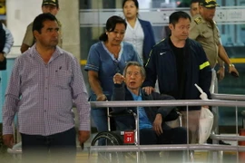 Cựu Tổng thống Peru Alberto Fujimoril (giữa) tại bệnh viện ở Lima ngày 4/1. (Nguồn: AFP/TTXVN)