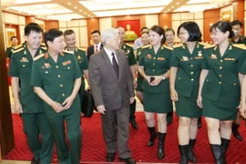 Tổng Bí thư Nguyễn Phú Trọng, Bí thư Quân ủy Trung ương tiếp đoàn đại biểu dự Đại hội đại biểu Công đoàn Quân đội lần thứ IX, nhiệm kỳ 2018- 2023. (Ảnh: Trí Dũng/TTXVN)