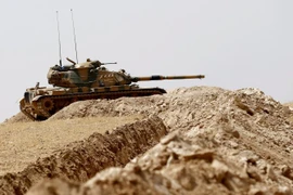 Binh sĩ Thổ Nhĩ Kỳ trong chiến dịch quân sự chống IS tại Gaziantep, khu vực biên giới với Syria, ngày 27/8. (Nguồn: AFP/TTXVN)