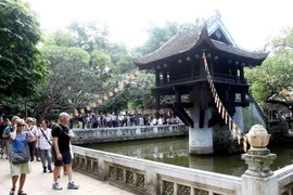 Chùa Một Cột là địa chỉ không thể thiếu đối với du khách khi đến Thủ đô Hà Nội. (Ảnh: Anh Tuấn/TTXVN)