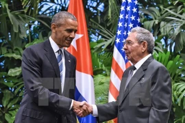 Chủ tịch Cuba Raul Castro và Tổng thống Mỹ Barack Obama tại Cung điện Cách mạng ở thủ đô La Habana. (Ảnh: AFP/TTXVN)