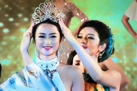 Trần Thị Thu Ngân đăng quang Hoa hậu Bản sắc Việt toàn cầu 2016. (Nguồn: thethaovanhoa.vn)