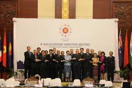 Các Bộ trưởng chụp ảnh lưu niệm tại Hội nghị. (Ảnh: Phạm Kiên/TTXVN)