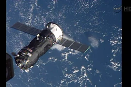 Tàu vũ trụ chở hàng Tiến bộ 57 của Nga lắp ghép thành công với trạm ISS tháng 10/2014. (Nguồn: AFP/TTXVN)