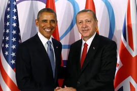 Tổng thống Thổ Nhĩ Kỳ Recep Tayyip Erdogan (phải) và Tổng thống Mỹ Barack Obama. (Nguồn: AFP/TTXVN)