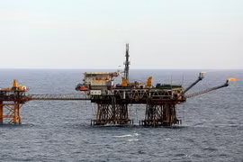 Các giàn khai thác dầu của Liên doanh Việt - Nga (Vietsovpetro) thuộc Tập đoàn Dầu khí Việt Nam, tại mỏ Bạch Hổ. (Ảnh: Huy Hùng/TTXVN)