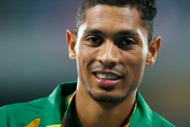 Vận động viên Wayde Van Niekerk giành huy chương vàng đường chạy 400m. (Nguồn: EPA/TTXVN)