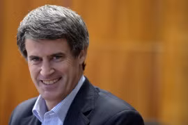 Bộ trưởng Kinh tế-Tài chính Argentina Alfonso Prat-Gay. (Nguồn: AFP/TTXVN)