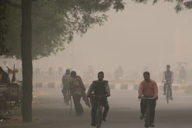 Khói mù ô nhiễm bao phủ New Delhi, Ấn Độ. (Nguồn: AFP/TTXVN)