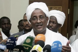 Trưởng đoàn đàm phán của Chính phủ Sudan, ông Ibrahim Mahmoud. (Nguồn: AFP/TTXVN)