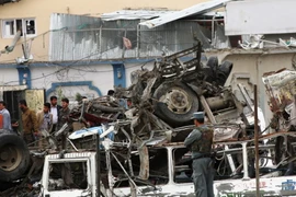 Hiện trường vụ đánh bom liều chết ở Kabul, Afghanistan ngày 19/4. (Nguồn: THX/TTXVN)