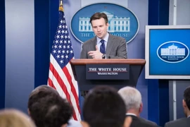 Phát ngôn viên Nhà Trắng Josh Earnest phát biểu trong cuộc họp báo tại thủ đô Washington ngày 8/1. (Nguồn" AFP/TTXVN)