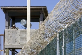 Binh sỹ gác tại nhà tù Guantanamo trên vịnh Guantanamo, Cuba ngày 28/4/2007. (Nguồn: AFP/TTXVN)