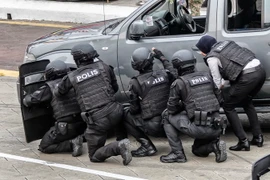 Cảnh sát chống khủng bố Malaysia tham gia công tác huấn luyện nghiệp vụ tại Kuala Lumpur. (Nguồn: EPA/TTXVN)