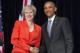 Tổng thống Barack Obama (phải) và Thủ tướng Anh Theresa May (trái) tại cuộc gặp ở Hàng Châu. (Nguồn: AFP/TTXVN)