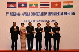 Các bộ trưởng tham dự Hội nghị chụp ảnh lưu niệm. (Ảnh: Phạm Kiên/TTXVN)