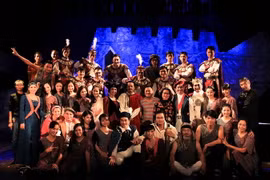 Các nghệ sỹ tham gia vở "Hamlet." (Nguồn: nhahatkichvietnam.vn)