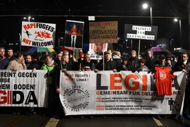 Tuần hành chống nhập cư ở Leipzig, Đức. (Nguồn: AFP/TTXVN)