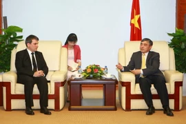 Thứ trưởng Bộ Thông tin và Truyền thông Nguyễn Minh Hồng tiếp Đoàn đại biểu cấp cao Hãng thông tấn Thổ Nhĩ Kỳ Anadolu Agency. (Ảnh: Doãn Tấn/TTXVN)