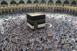 Người Hồi giáo trên khắp thế giới tham dự Lễ hội hành hương ở Thánh địa Mecca . (Nguồn: EPA/TTXVN)