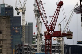 Một công trình xây dựng ở trung tâm thủ đô London. (Nguồn: AFP/TTXVN)