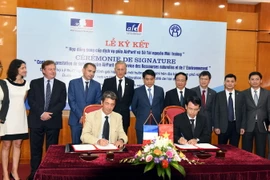 Lễ Ký kết hợp đồng. (Ảnh: Nguyễn Văn Cảnh/TTXVN)