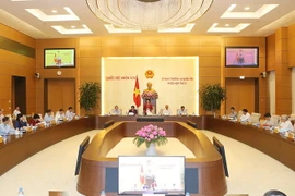 Chủ tịch Quốc hội Nguyễn Thị Kim Ngân chủ trì phiên họp thứ hai của Ủy ban Thường vụ Quốc hội khóa XIV. (Ảnh: Trọng Đức/TTXVN)